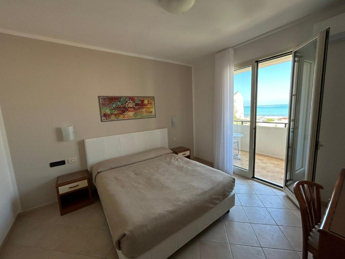Bikini Hotel Vieste Buitenkant foto