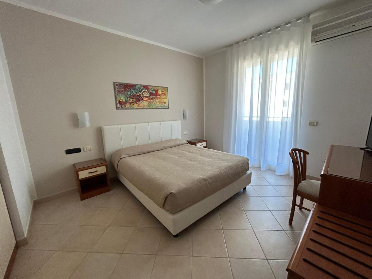 Bikini Hotel Vieste Buitenkant foto